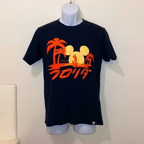 Unisex UNIQULO x Disney “Magic For All” Collaboration Mickey Tropical Sunset Tee - Picture 1 of 9